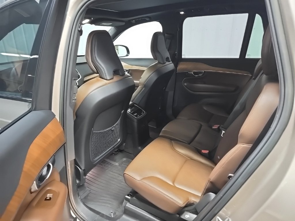 Used 2023 Volvo XC90 T8 Plus w/ Protection Package AWD/4WD image 32