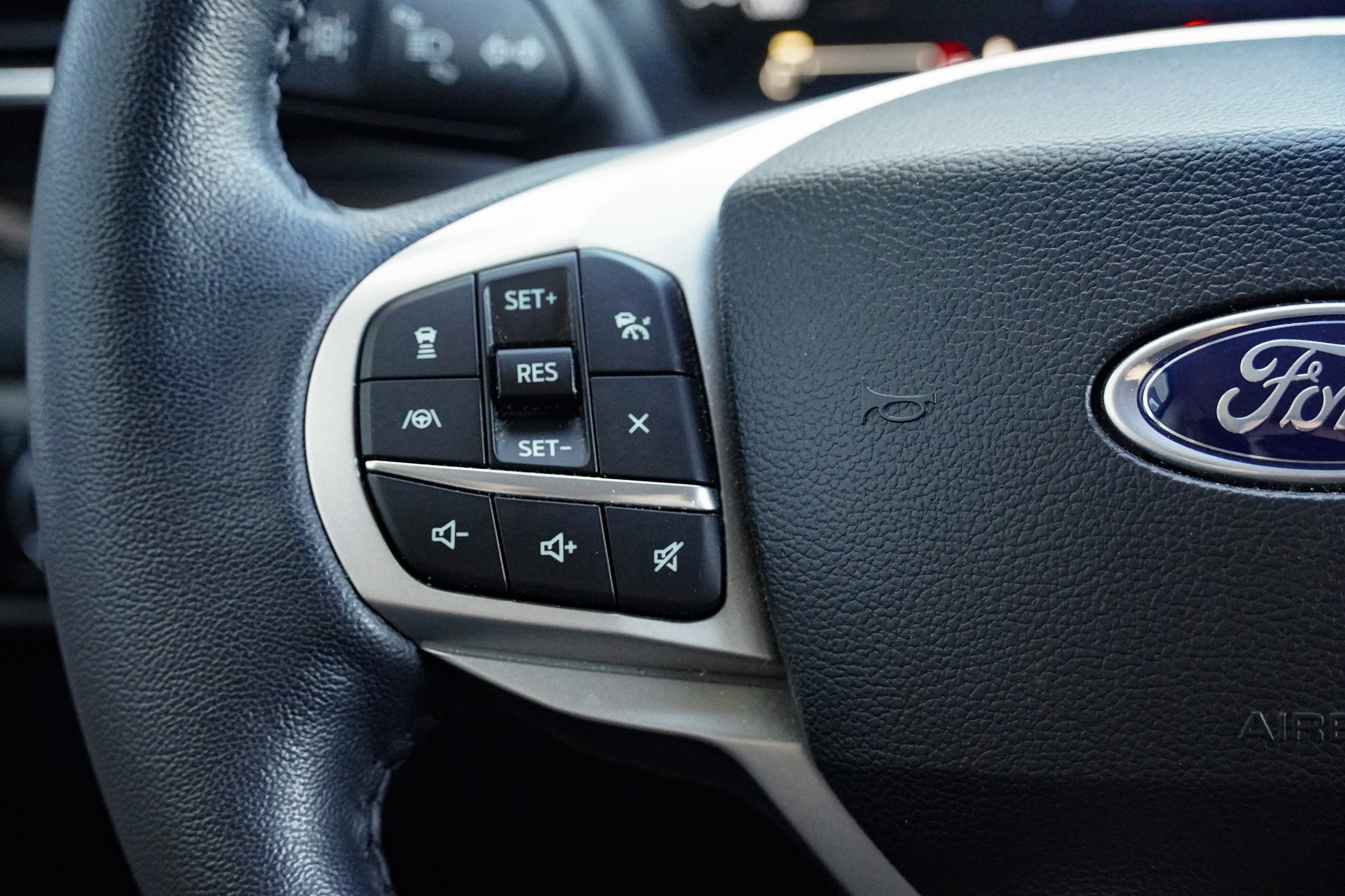 Used 2024 Ford Explorer Limited RWD image 17