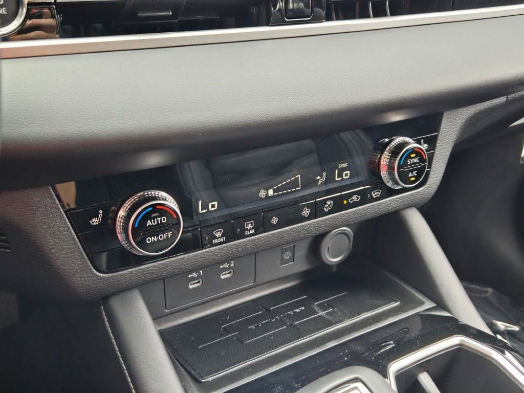 New 2025 Mitsubishi Outlander SE image 31