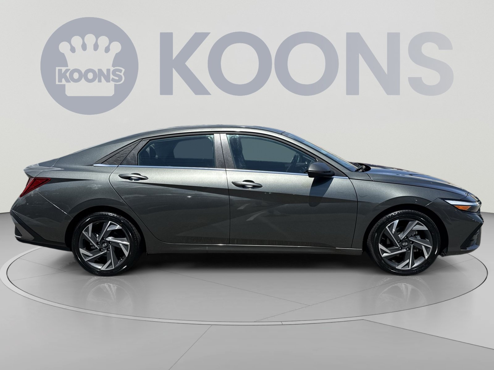 Used 2025 Hyundai Elantra Limited FWD image 8