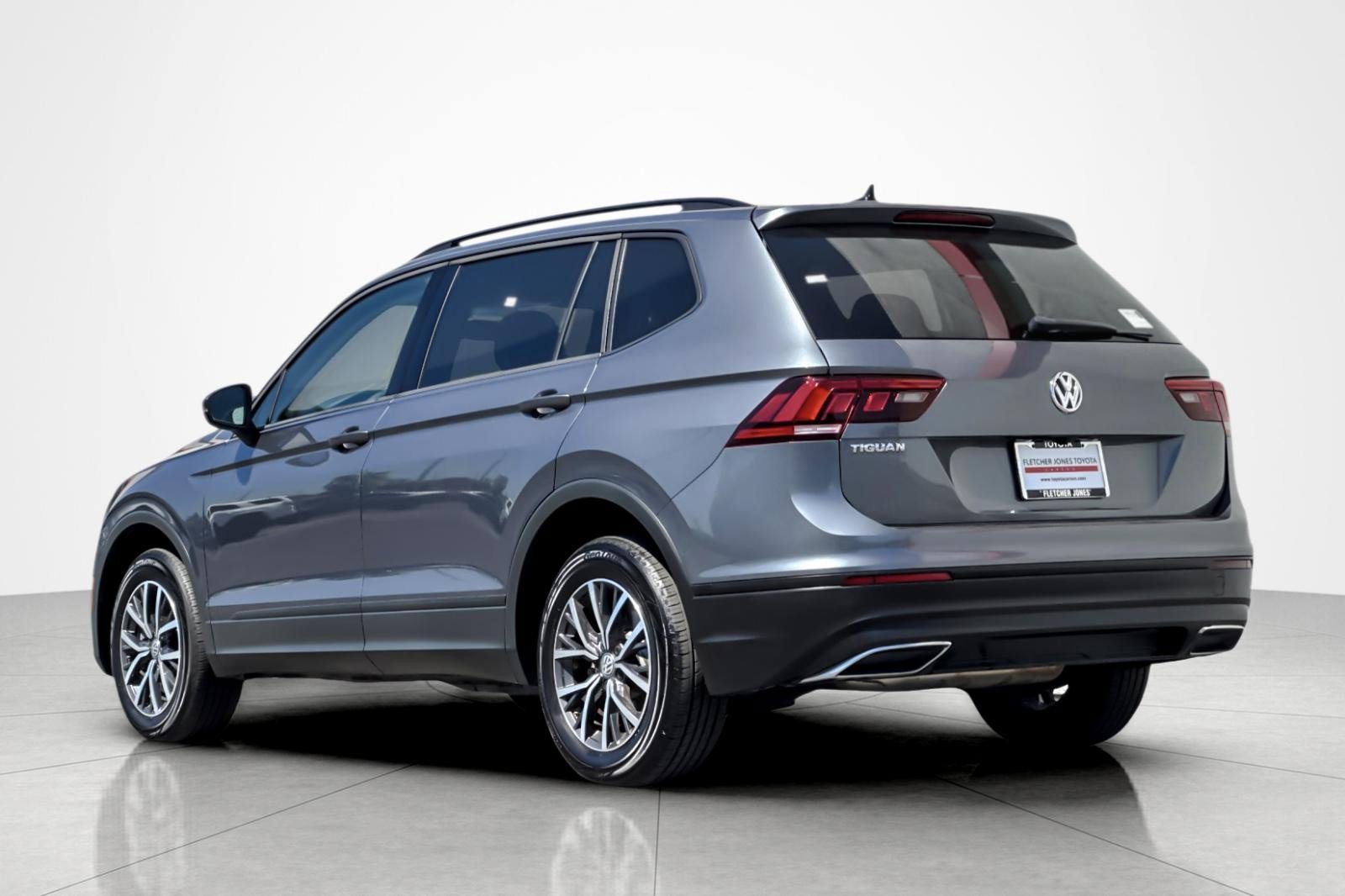 Used 2021 Volkswagen Tiguan S image 3