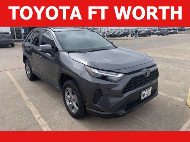 Used 2024 Toyota RAV4 XLE AWD/4WD image 1