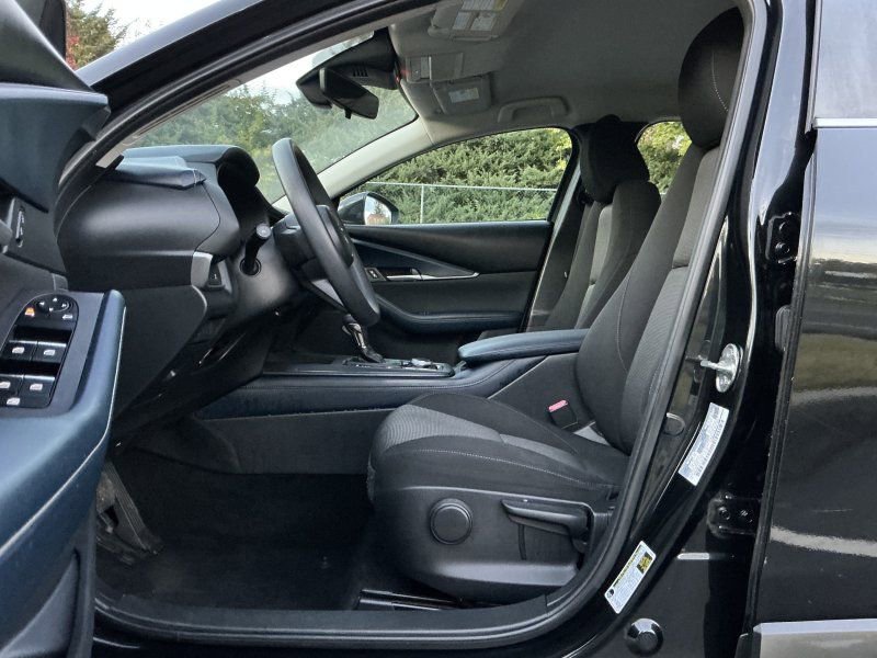 Used 2020 MAZDA CX-30 FWD image 9