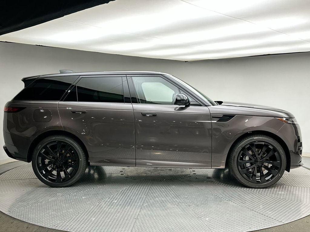 New 2026 Land Rover Range Rover Sport Dynamic SE AWD/4WD image 12