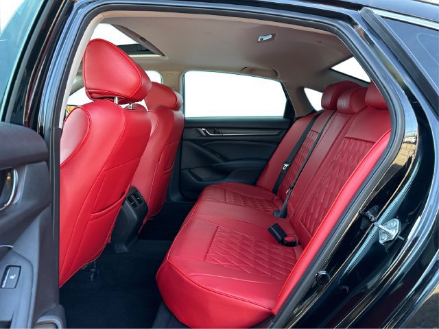 Used 2018 Honda Accord Touring image 11