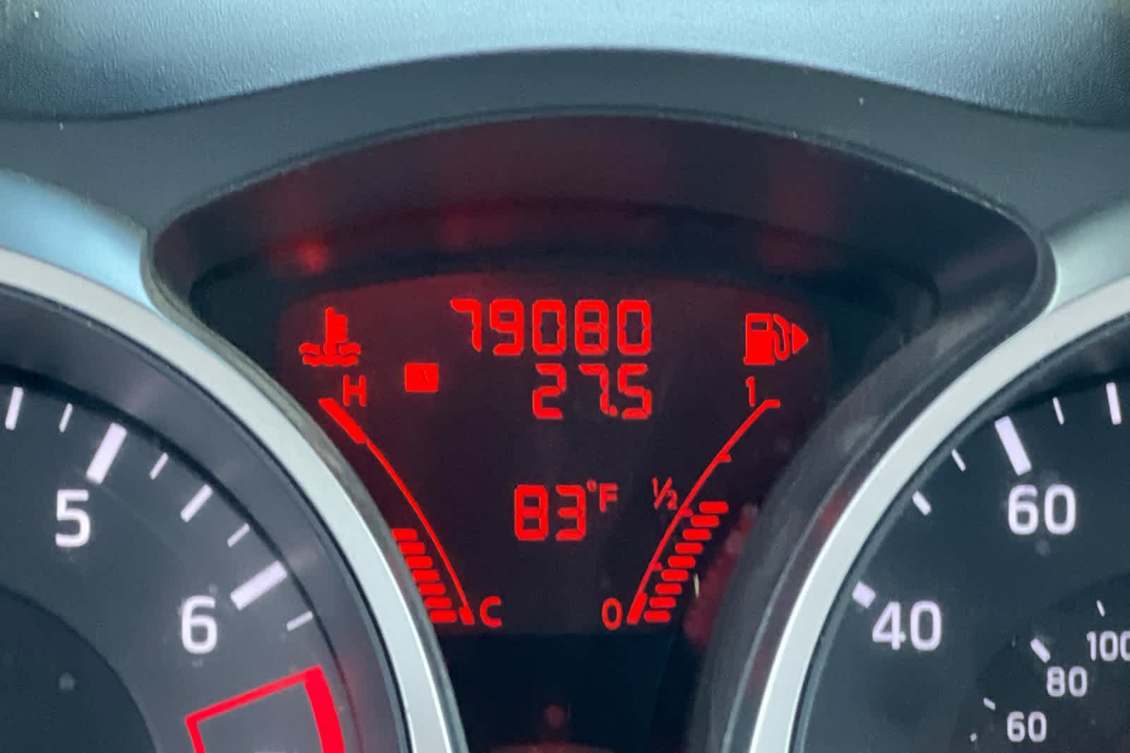 Used 2013 Nissan Juke S FWD image 23