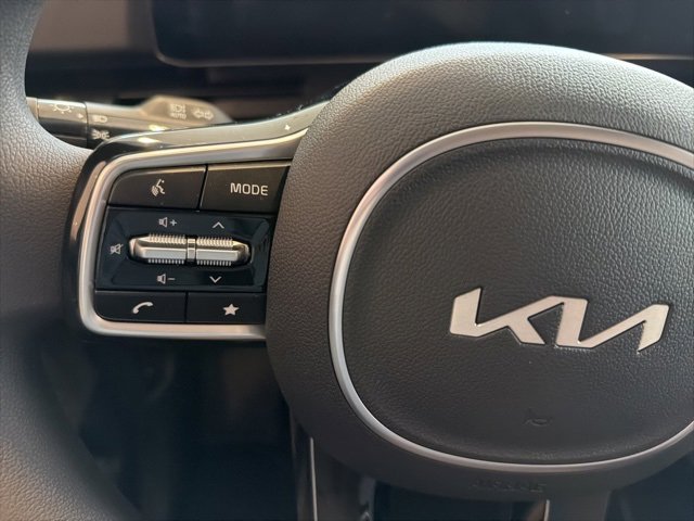 New 2026 Kia Carnival LX image 17