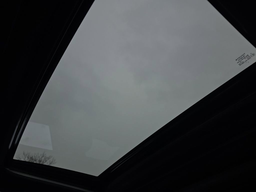 Certified 2025 Toyota Sienna Platinum image 23