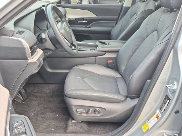 Certified 2024 Toyota Grand Highlander AWD Hybrid image 9