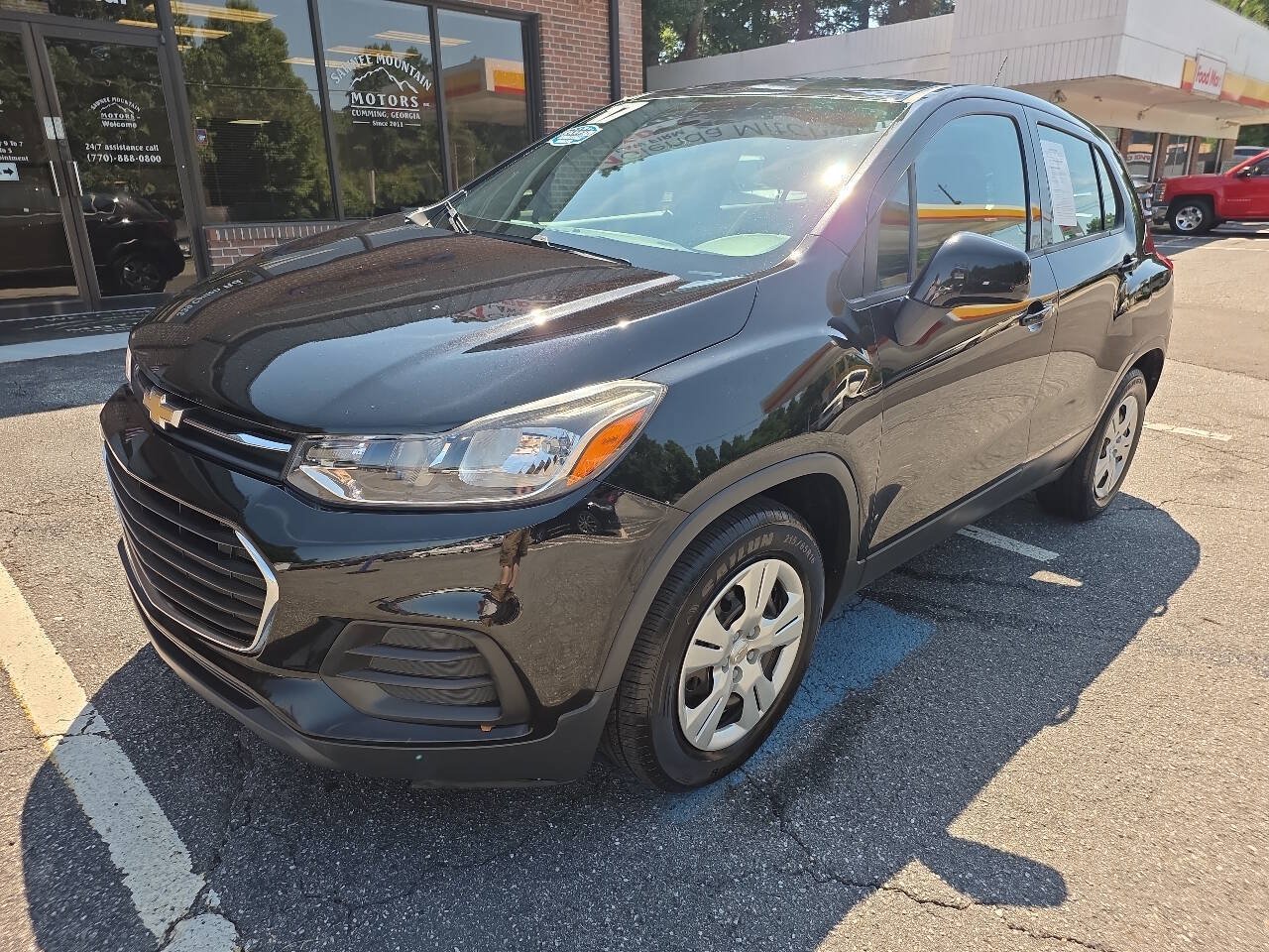 Used 2017 Chevrolet Trax LS FWD image 2