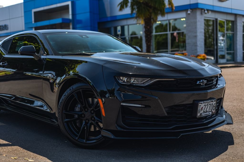 Used 2021 Chevrolet Camaro SS RWD image 3