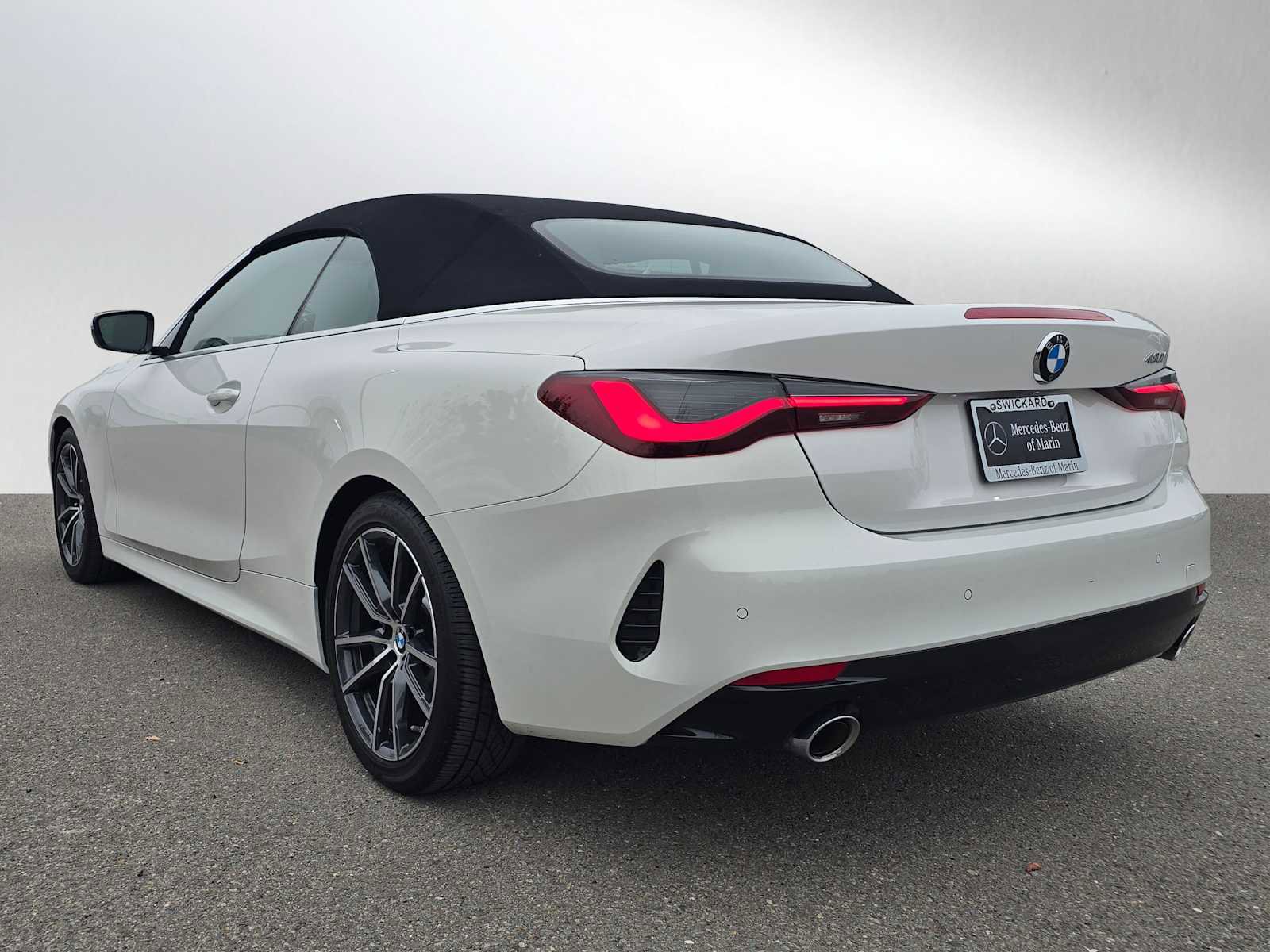 Used 2024 BMW 430i Convertible image 5