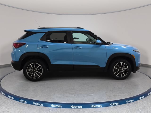 Used 2025 Chevrolet TrailBlazer LT AWD/4WD image 5