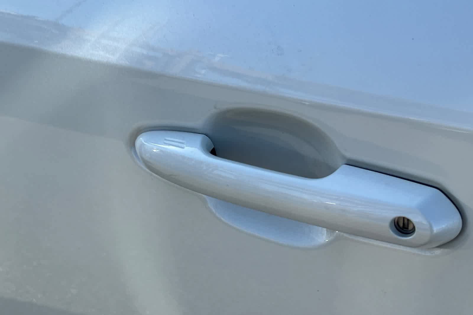 Used 2022 Toyota RAV4 XSE AWD/4WD image 7