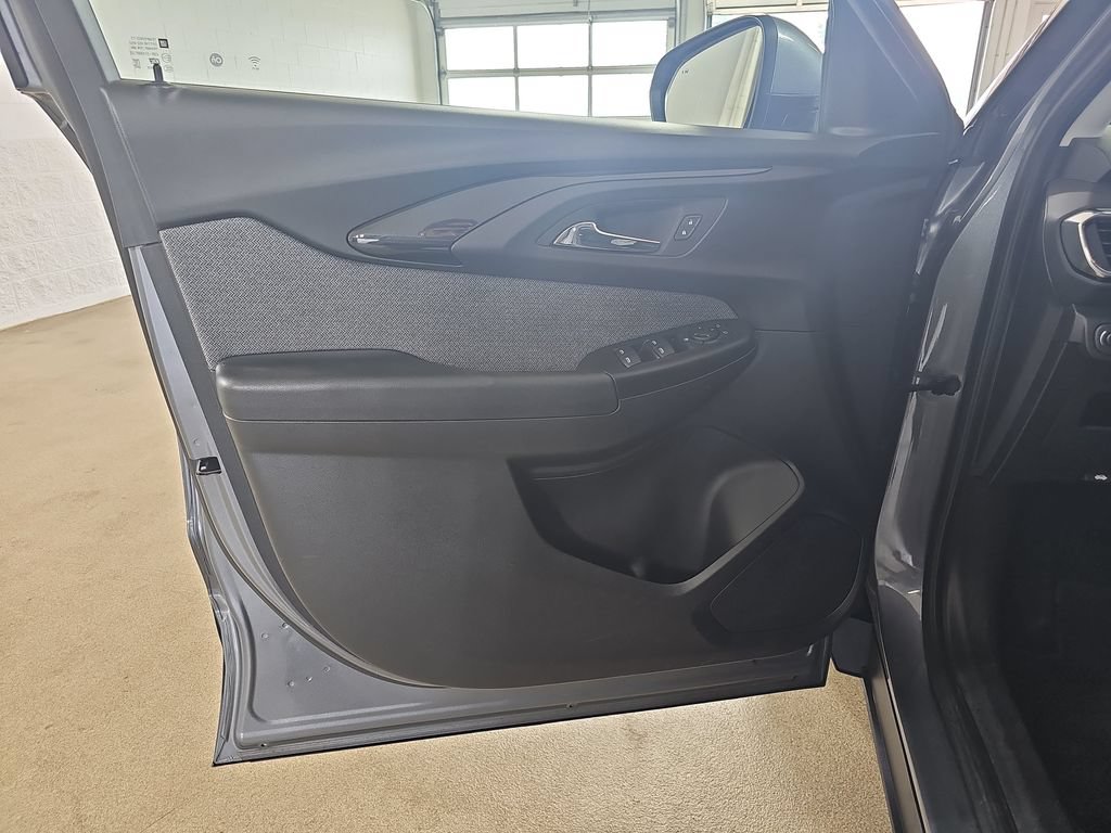 Certified 2021 Chevrolet TrailBlazer LT w/ Convenience Package FWD image 31