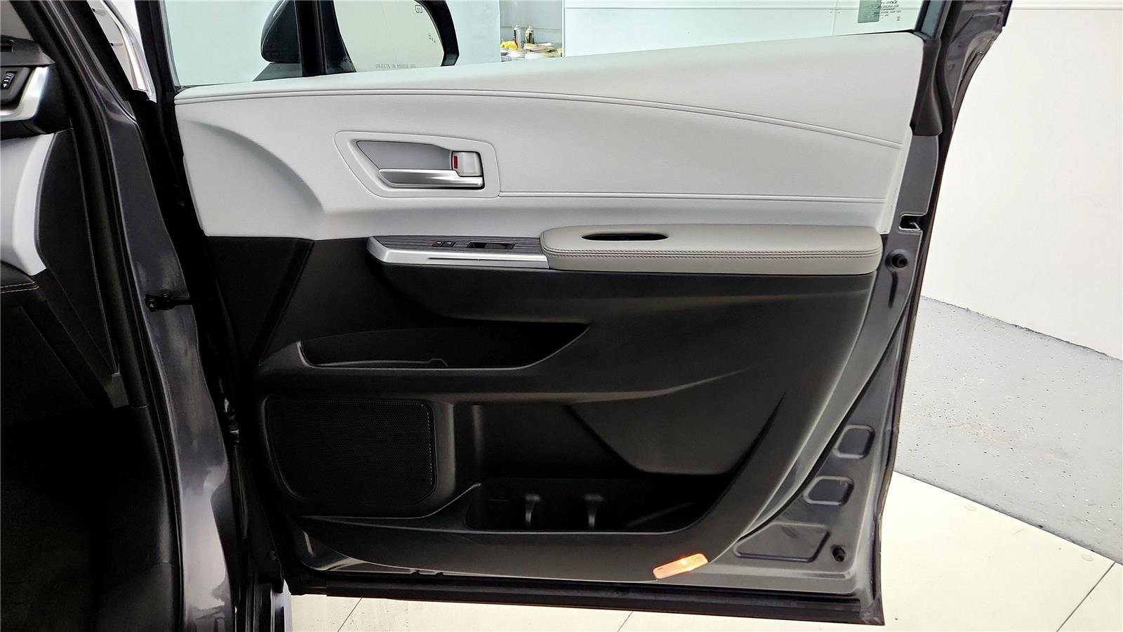 Certified 2025 Toyota Sienna XLE w/ XLE Plus Package image 19