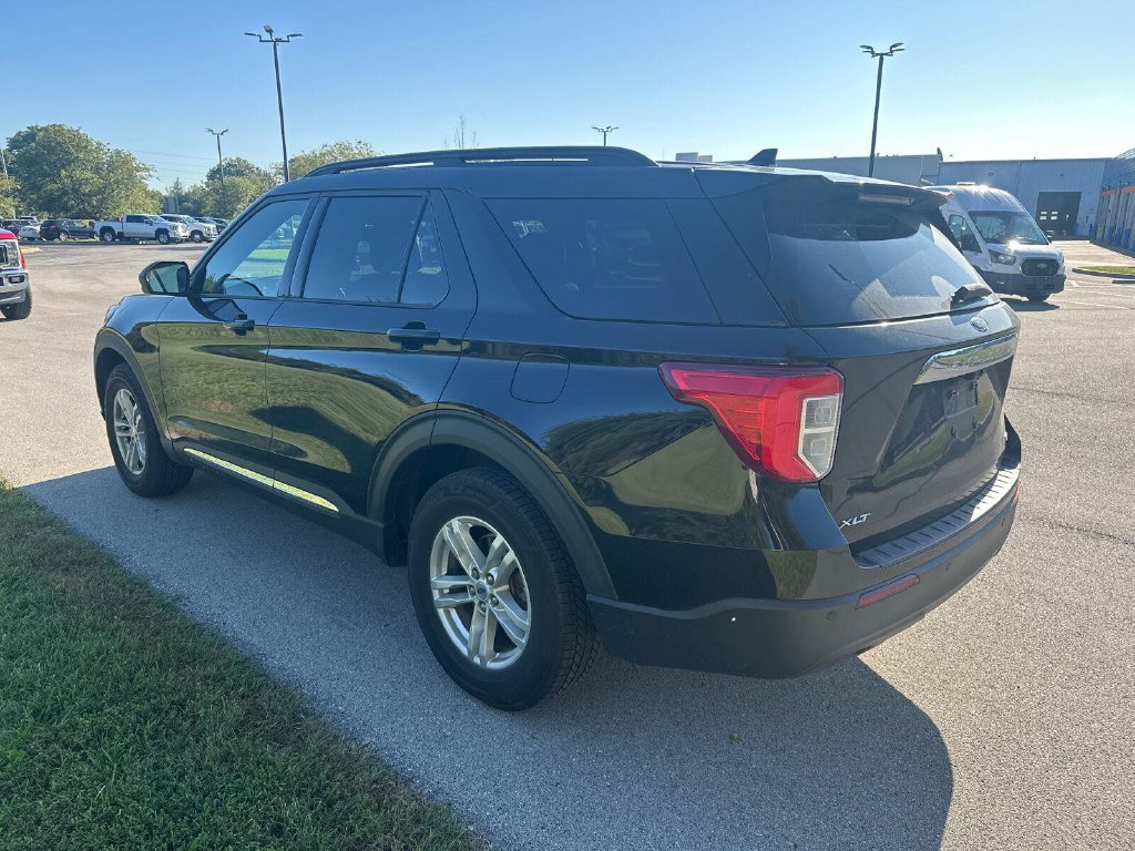 Used 2020 Ford Explorer XLT w/ Comfort Package AWD/4WD image 10
