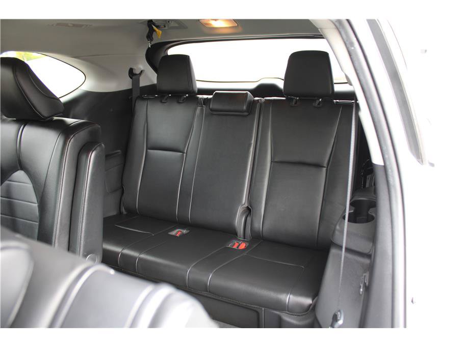 Used 2021 Toyota Highlander XLE AWD/4WD image 13