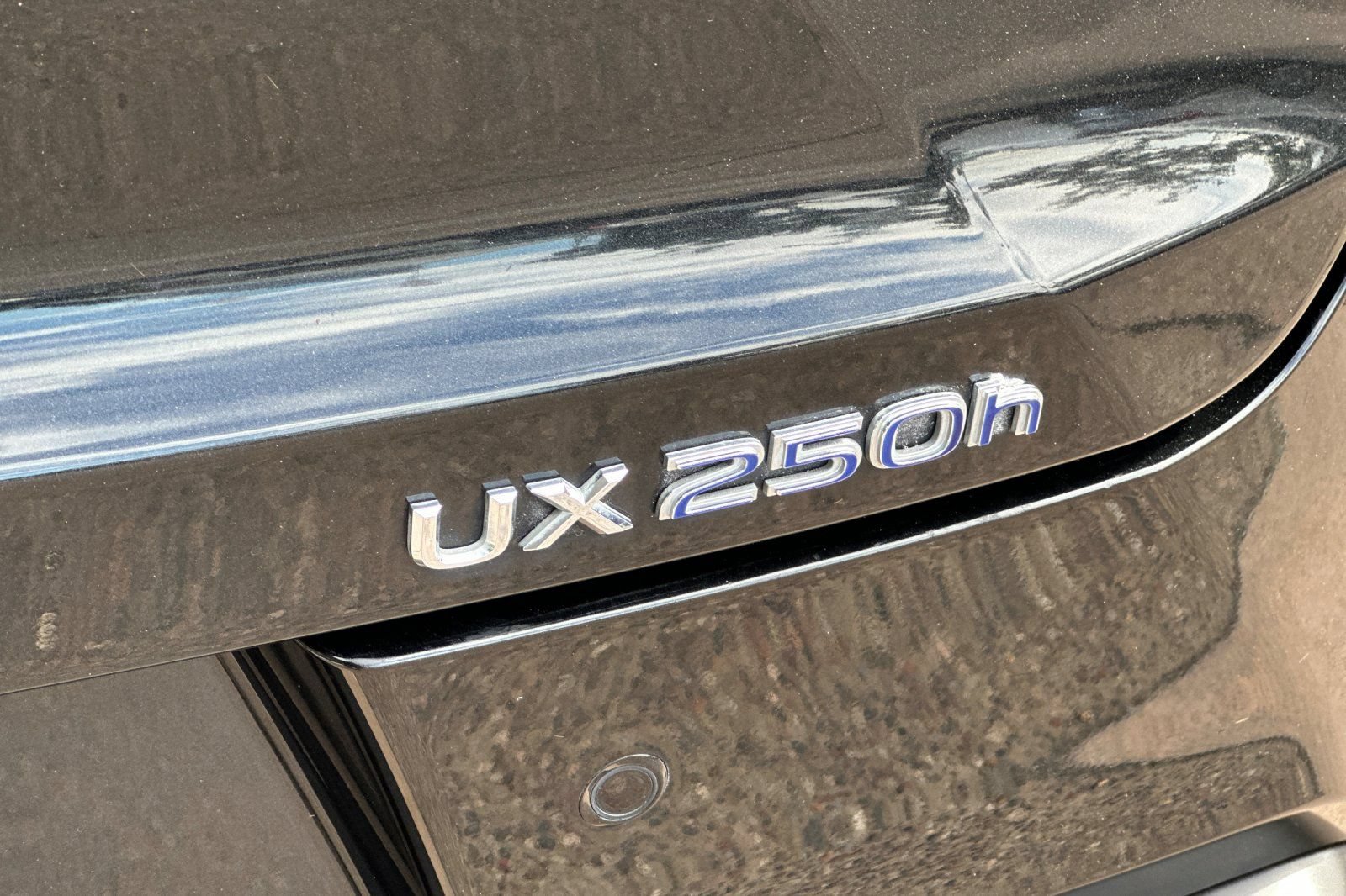 Certified 2020 Lexus UX 250h w/ Premium Package AWD/4WD image 21