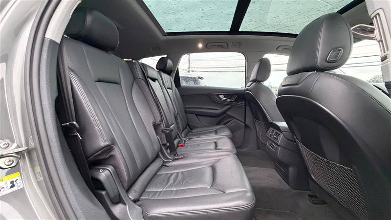 Used 2017 Audi Q7 3.0T Premium AWD/4WD image 41