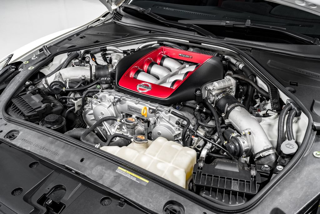Used 2016 Nissan GT-R NISMO AWD/4WD image 40