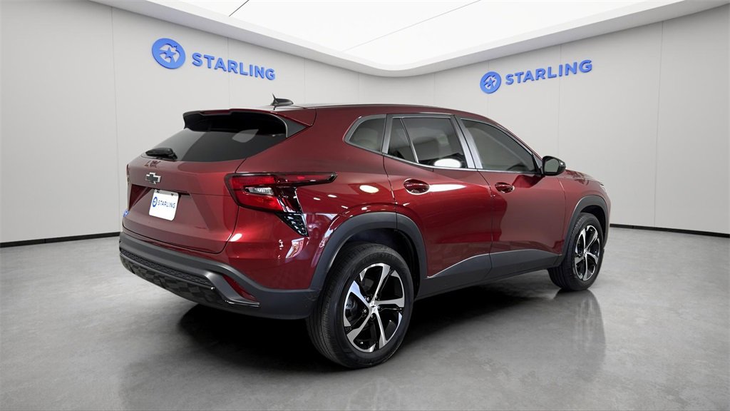 Certified 2024 Chevrolet Trax RS w/ Driver Confidence Package image 18