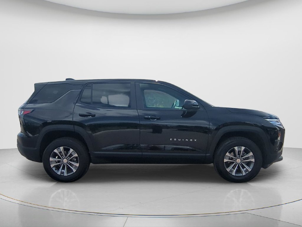Used 2026 Chevrolet Equinox LT FWD image 4