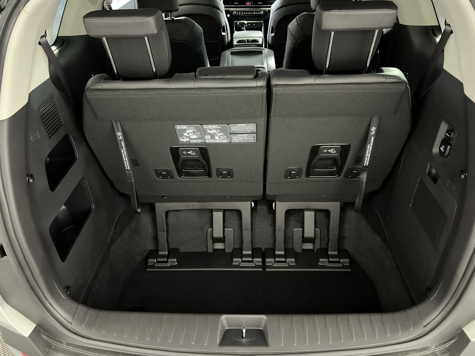 New 2026 Kia Carnival SX w/ SX Dark Edition Package image 25