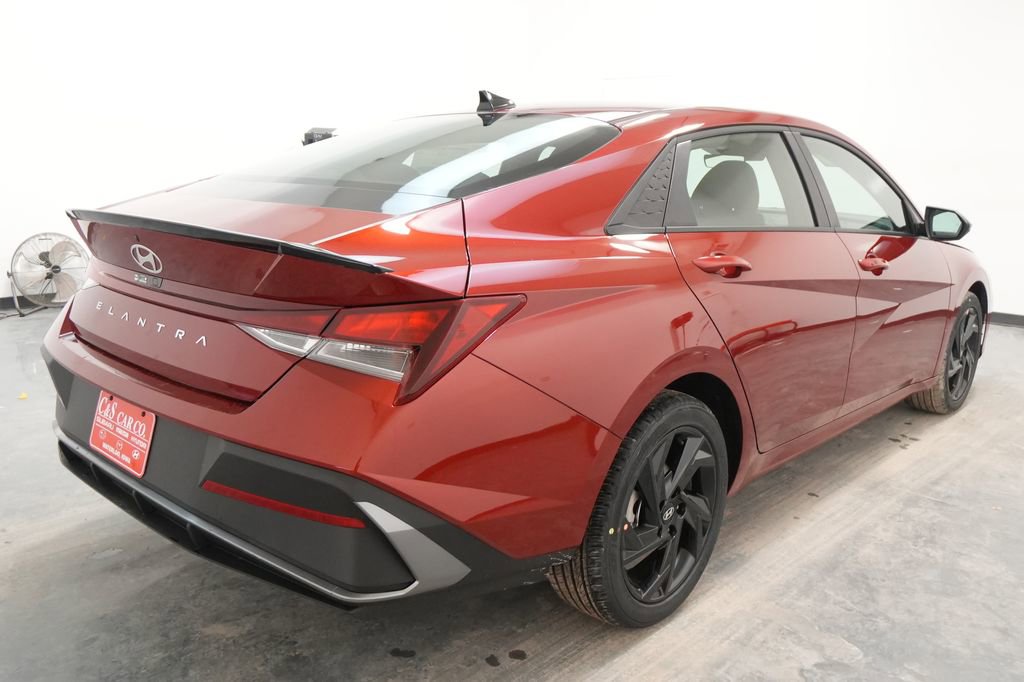 New 2026 Hyundai Elantra Sport image 8