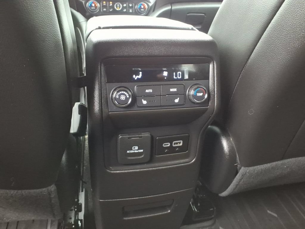 Used 2023 GMC Acadia SLT w/ Technology Package FWD image 11