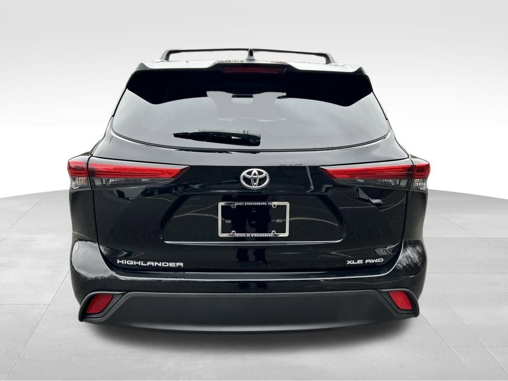 Used 2022 Toyota Highlander XLE image 4