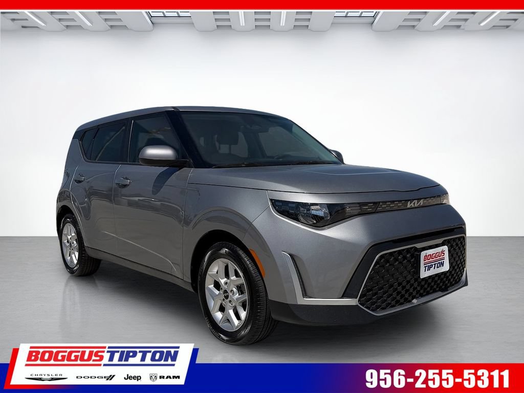Used 2024 Kia Soul LX w/ Option Group 015 FWD image 1