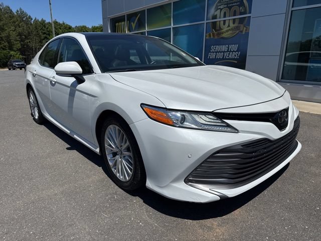 Used 2018 Toyota Camry XLE FWD image 1