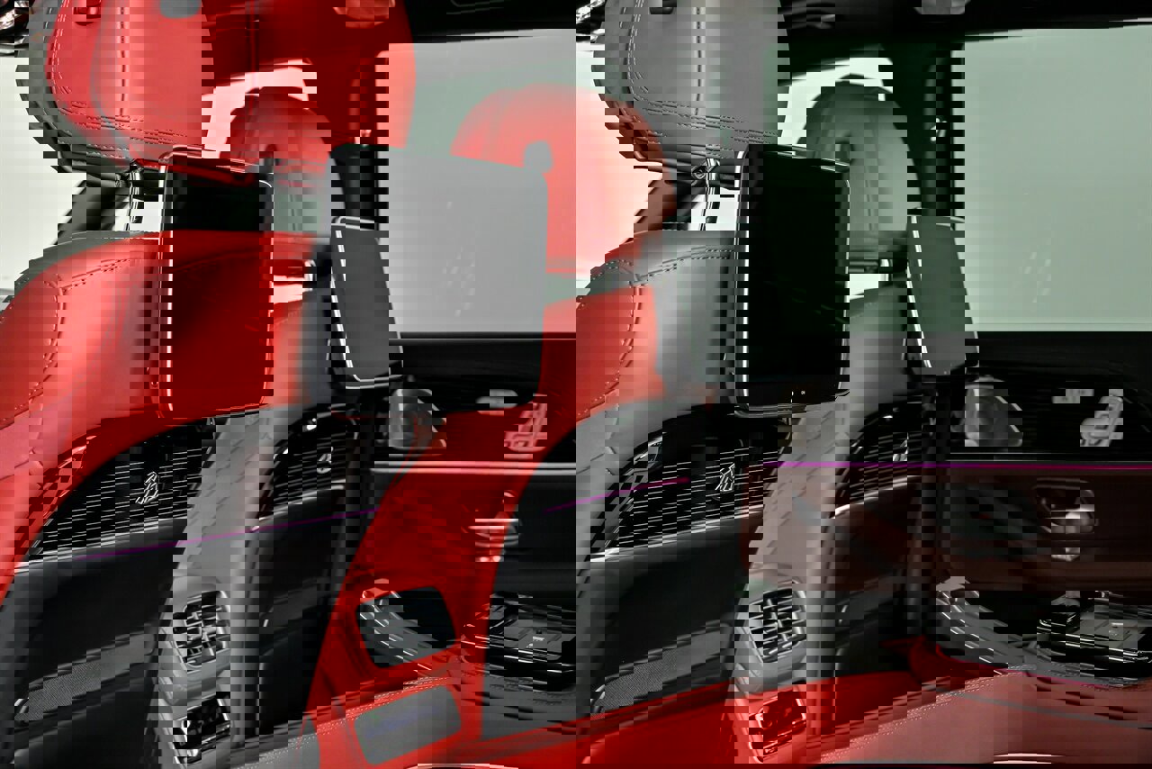 Used 2025 Mercedes-Benz Maybach GLS 600 4MATIC image 27