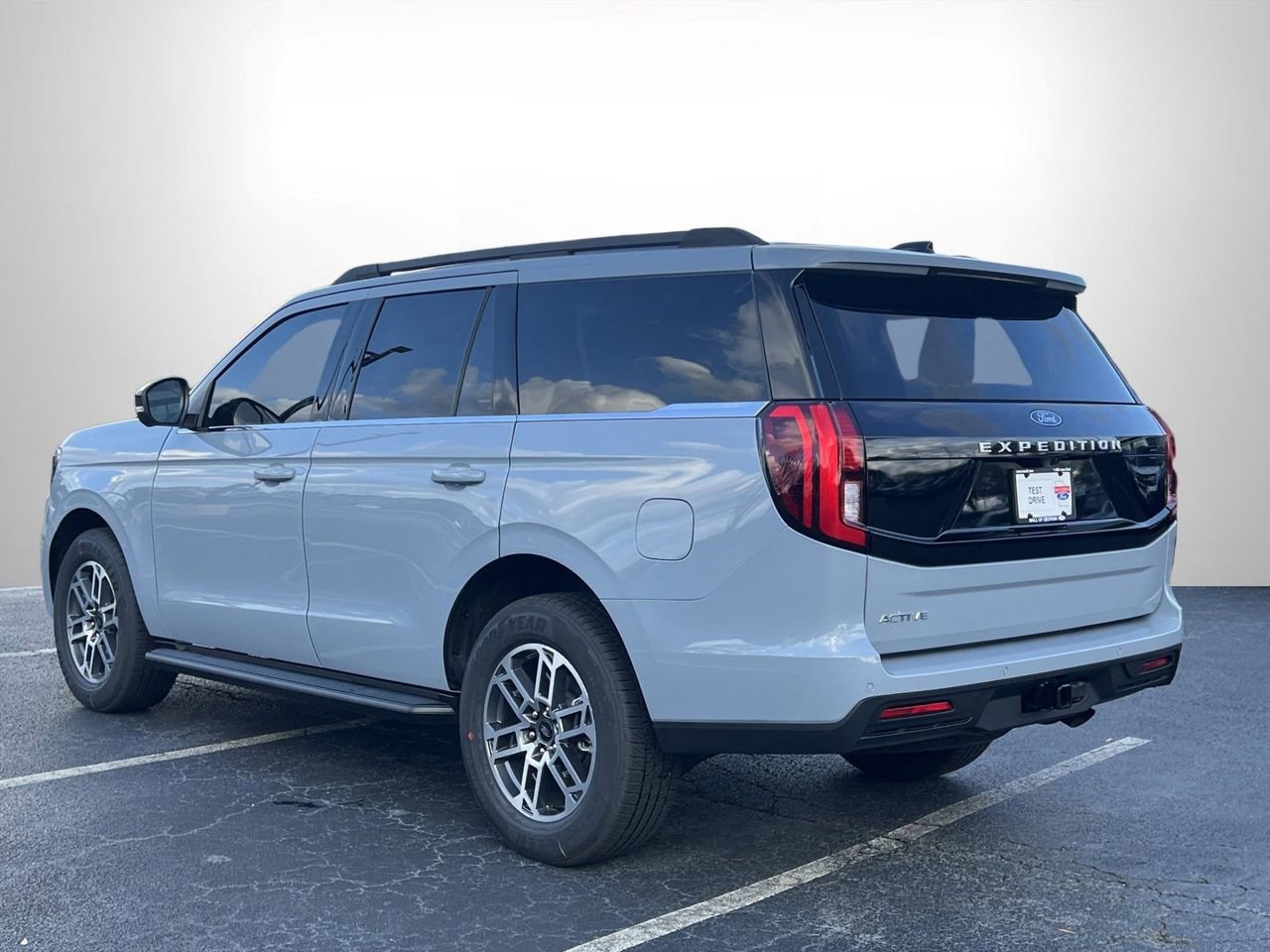 New 2026 Ford Expedition Active image 23