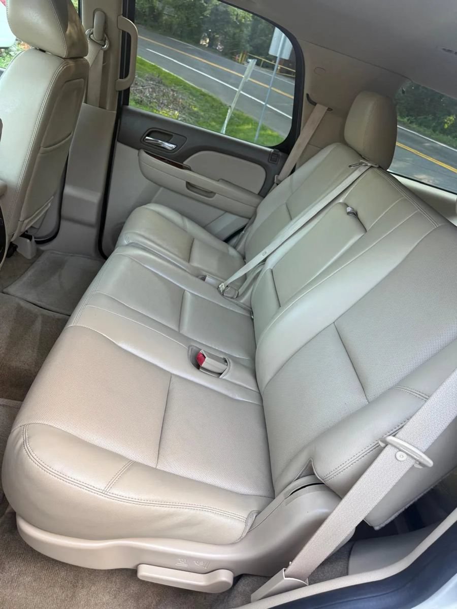 Used 2011 Chevrolet Tahoe LTZ AWD/4WD image 29