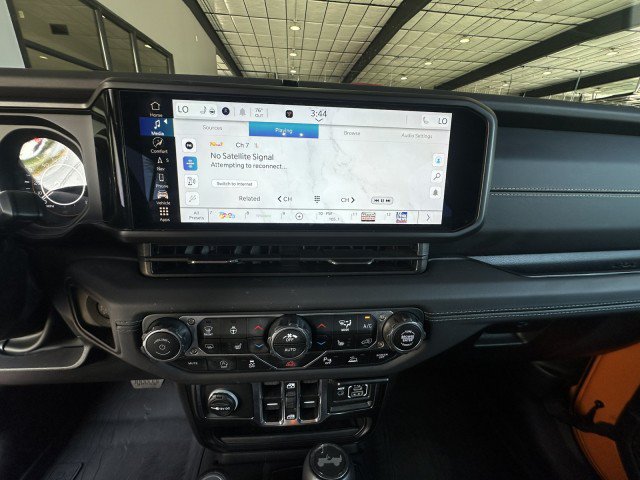 Used 2025 Jeep Wrangler Unlimited Sahara AWD/4WD image 22