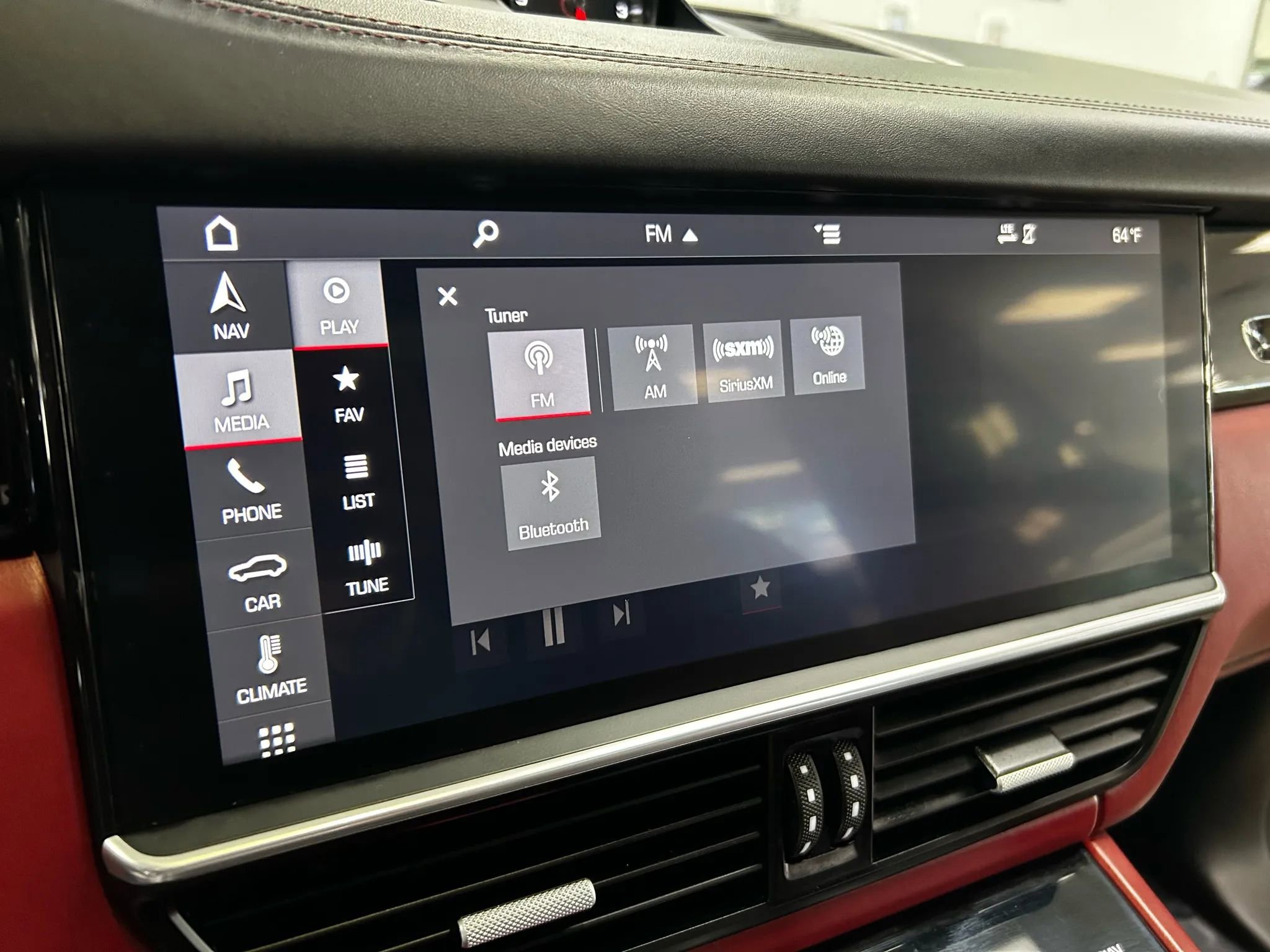 Used 2019 Porsche Cayenne S image 16