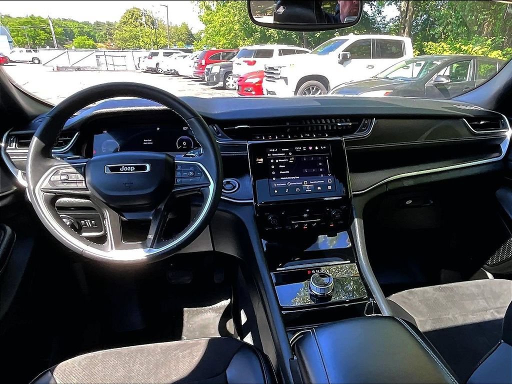 Used 2023 Jeep Grand Cherokee Altitude AWD/4WD image 20