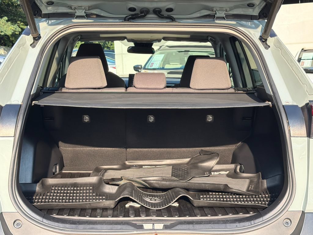 Used 2021 Toyota RAV4 XLE w/ Convenience Package AWD/4WD image 6