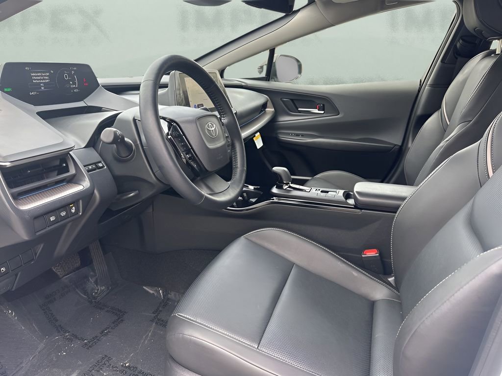 Used 2025 Toyota Prius XLE image 9