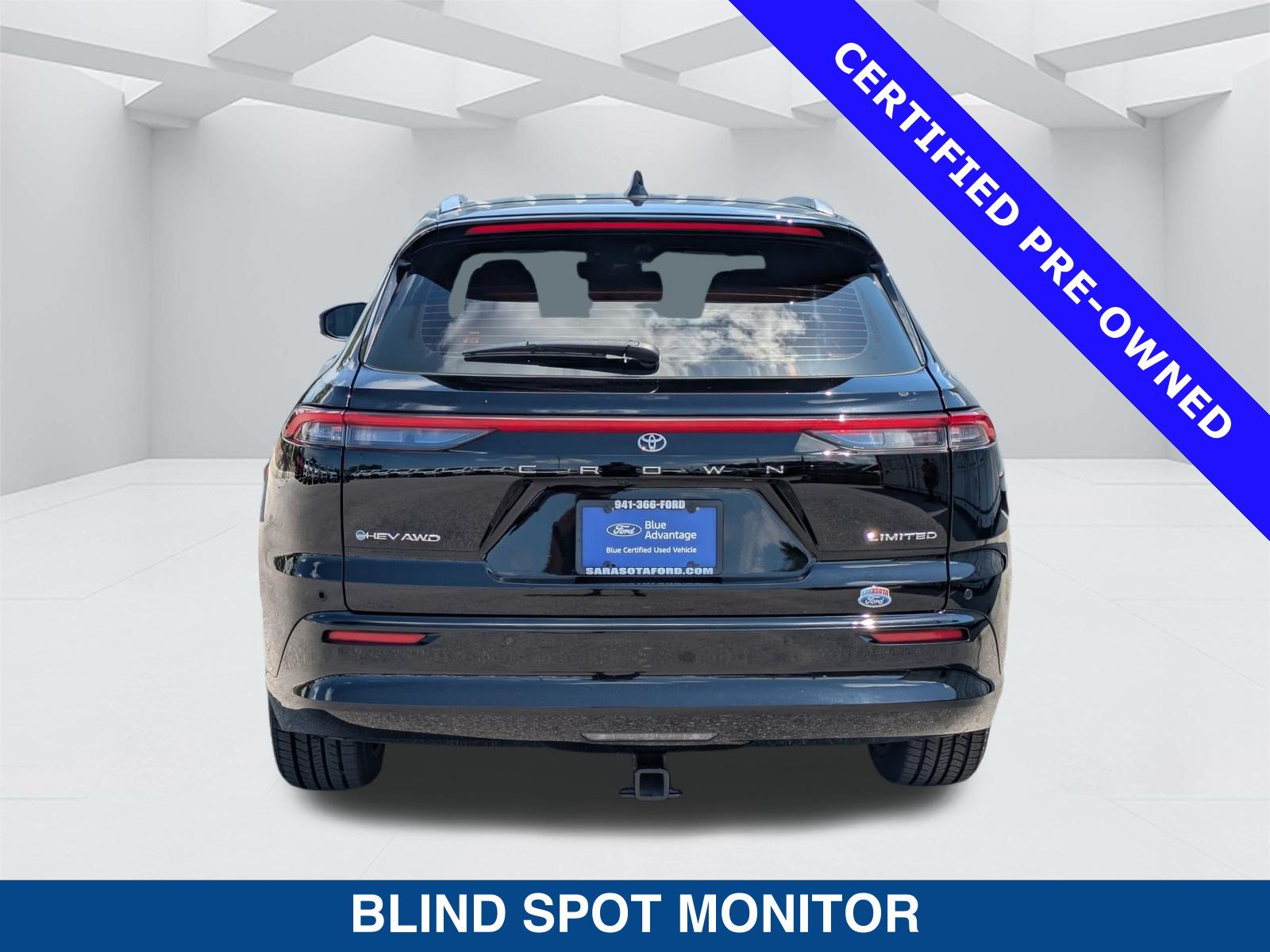 Used 2025 Toyota Crown Signia w/ Advanced Technology Package AWD/4WD image 6