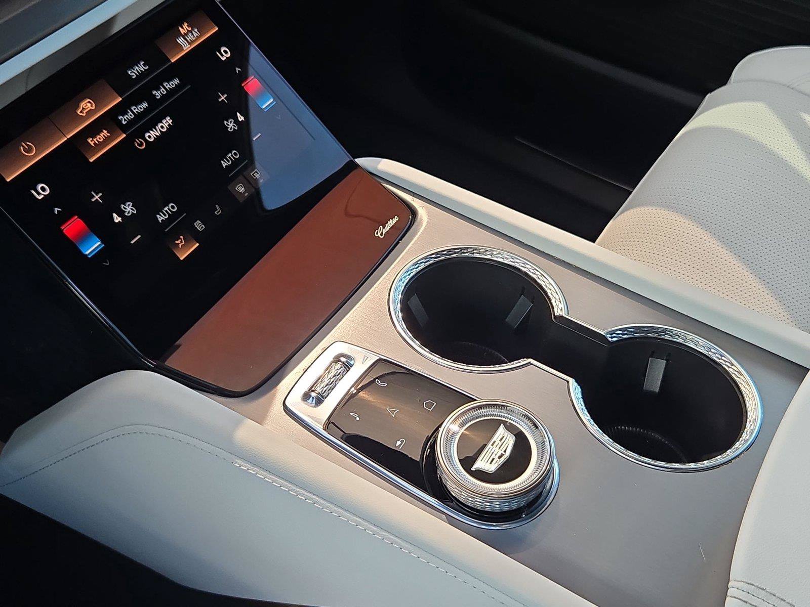 Certified 2026 Cadillac Vistiq Luxury AWD/4WD image 23