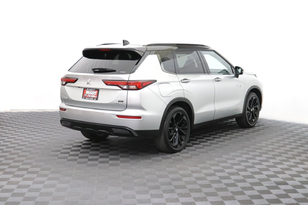 Used 2025 Mitsubishi Outlander SEL Black Edition AWD/4WD image 8