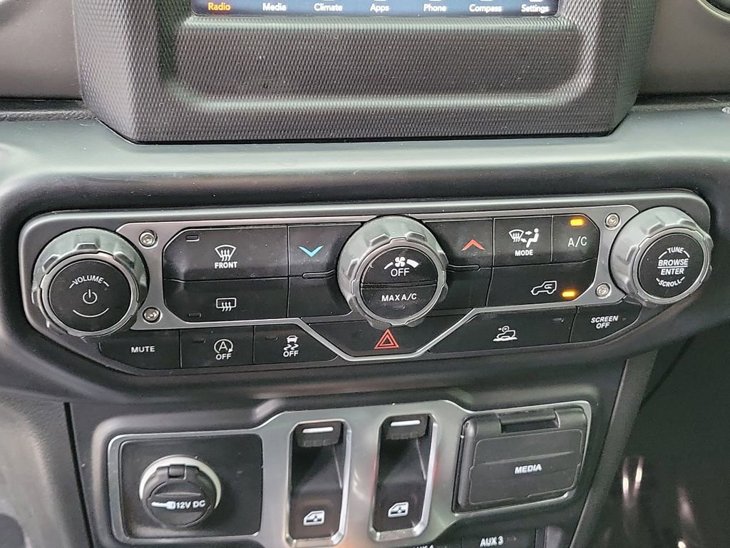 Used 2022 Jeep Wrangler Willys image 27