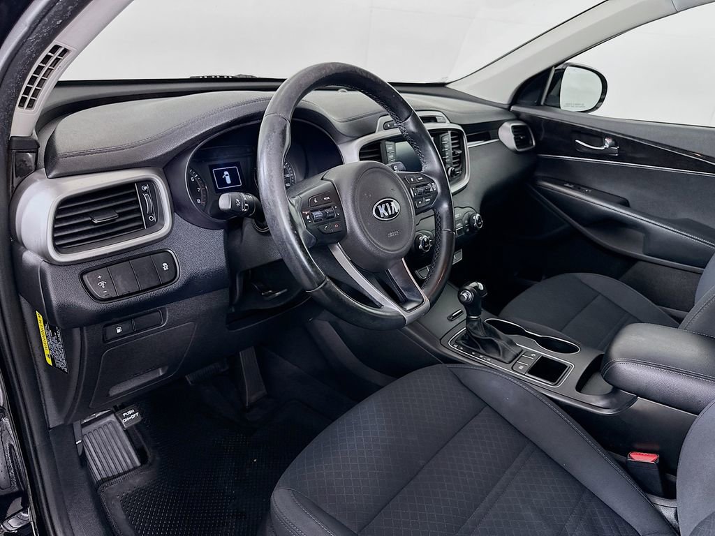 Used 2018 Kia Sorento LX image 9