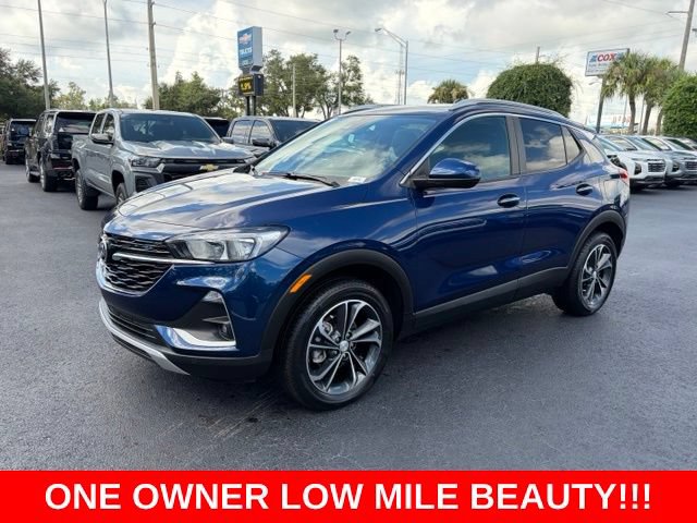 Used 2023 Buick Encore GX Select w/ Safety Package II AWD/4WD image 3