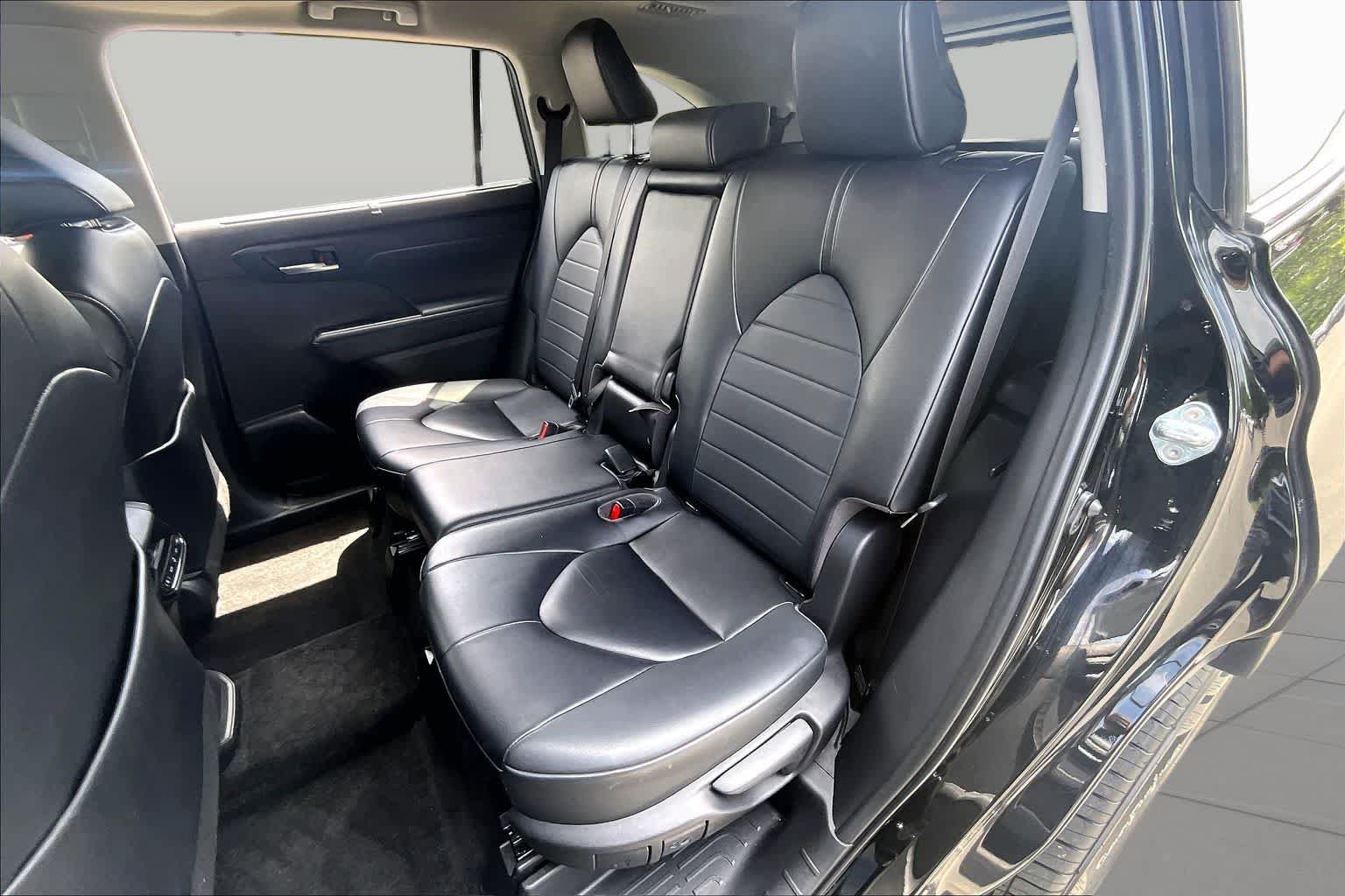 Used 2023 Toyota Highlander XLE AWD/4WD image 20