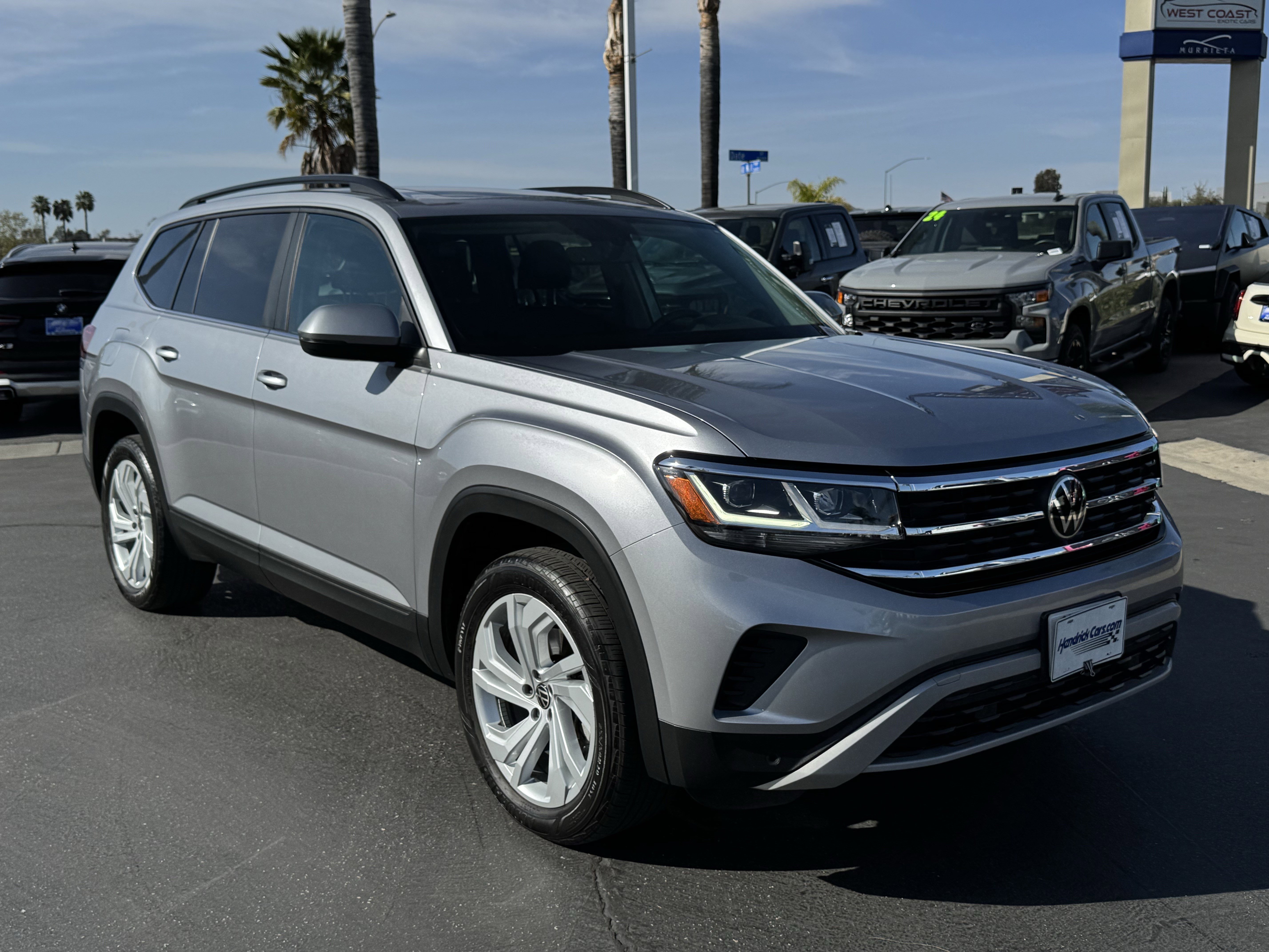 Certified 2022 Volkswagen Atlas SE w/ Panoramic Sunroof Package AWD/4WD image 2