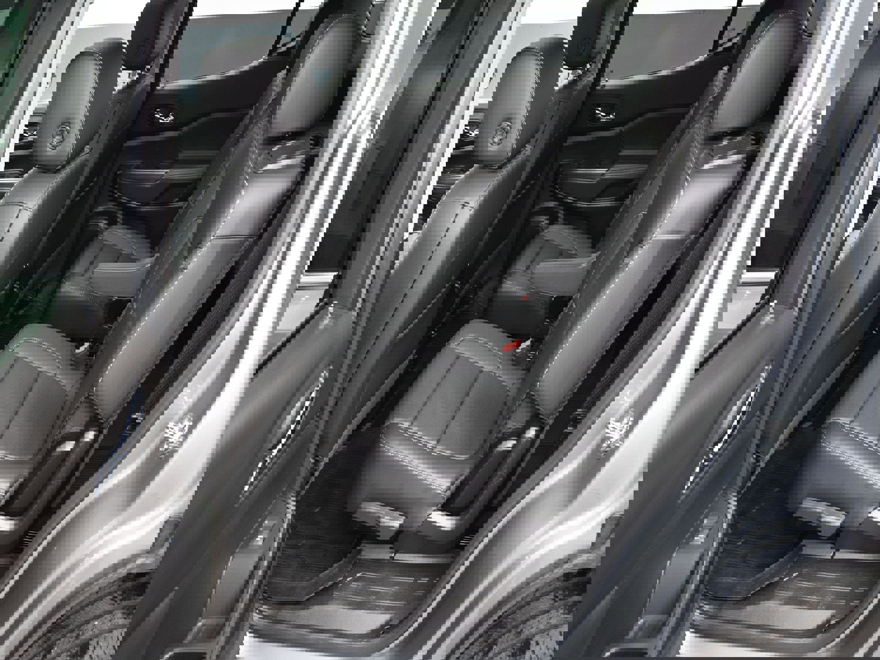 Used 2023 GMC Acadia SLT w/ Technology Package image 29